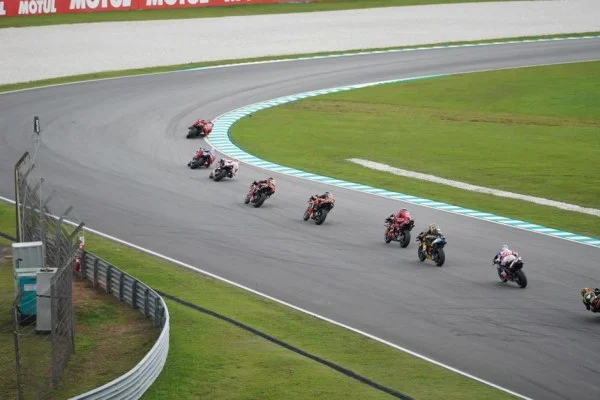 MotoGP日本茂木站夸塔拉罗雅马哈冲冠与巴尼亚亚冠军悬念分析